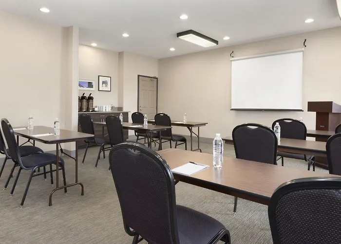 Country & By Radisson, - Bolingbrook