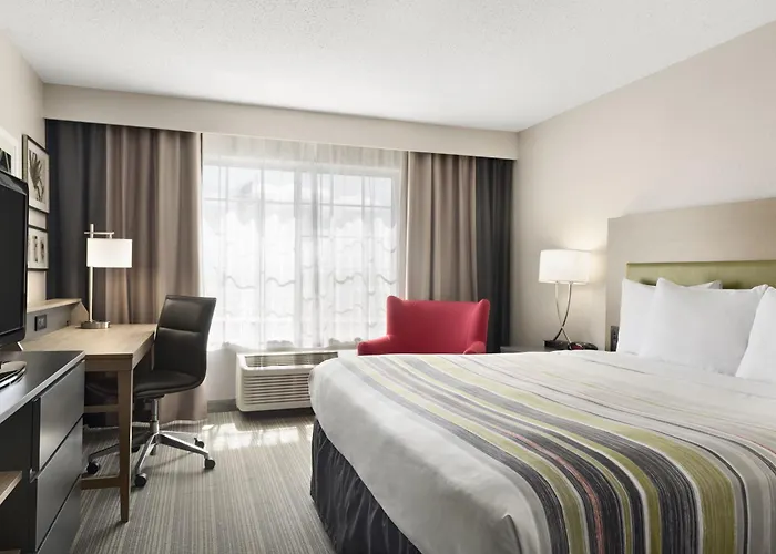 Country & By Radisson, - Bolingbrook 4*
