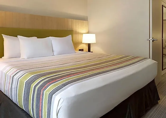 Country & By Radisson, - Bolingbrook Hotel 4*