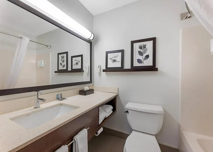 Hotel Country & By Radisson, - Bolingbrook