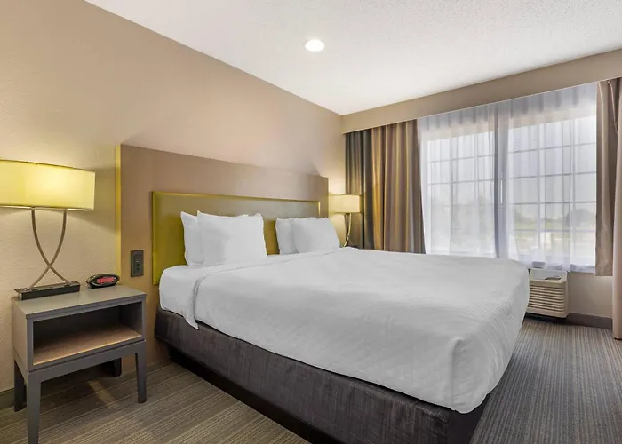 Hotel Country & By Radisson, - Bolingbrook 4*