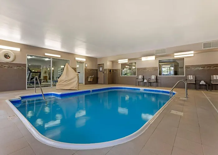Country & By Radisson, - Bolingbrook Hotel Romeoville