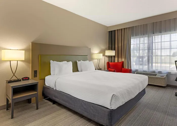 Country & By Radisson, - Bolingbrook