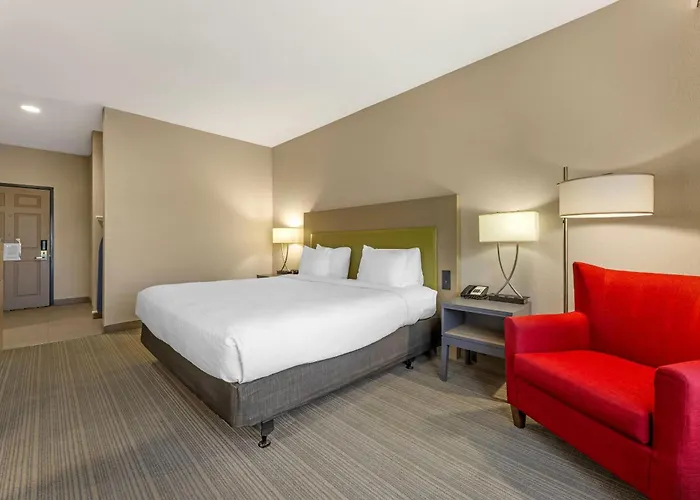 Country & By Radisson, - Bolingbrook Hotel