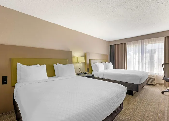Hotel Country & By Radisson, - Bolingbrook