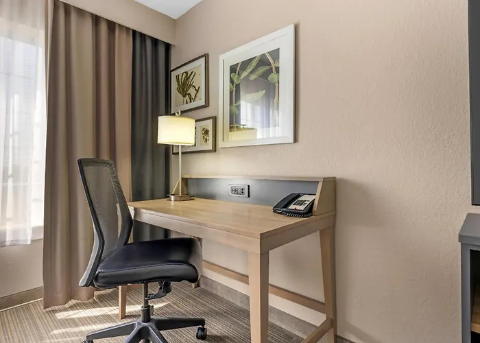 Country & By Radisson, - Bolingbrook Hotel Romeoville
