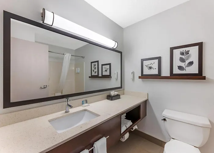 Hotel Country & By Radisson, - Bolingbrook Romeoville