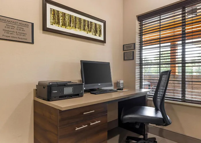 Hotel Country & By Radisson, - Bolingbrook