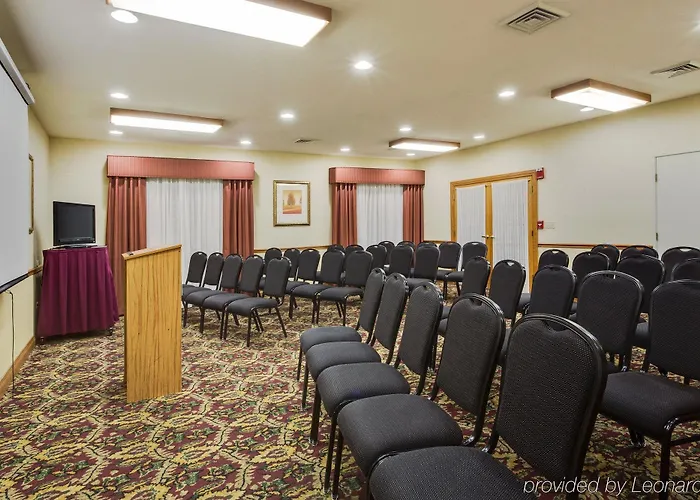 Hotel Country & By Radisson, - Bolingbrook 4*