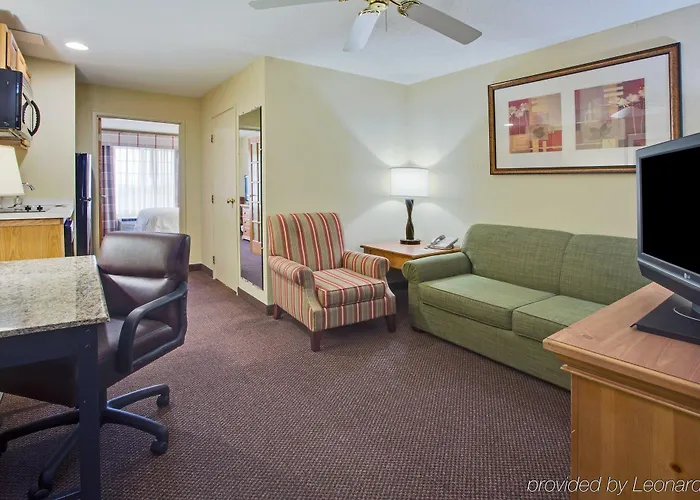 Country & By Radisson, - Bolingbrook Hotel