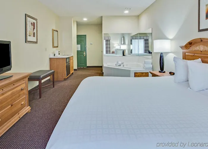 Hotel Country & By Radisson, - Bolingbrook