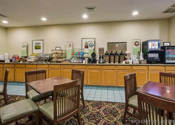Country & By Radisson, - Bolingbrook Hotel