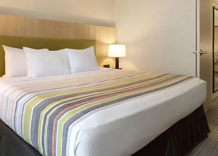 Hotel Country & By Radisson, - Bolingbrook